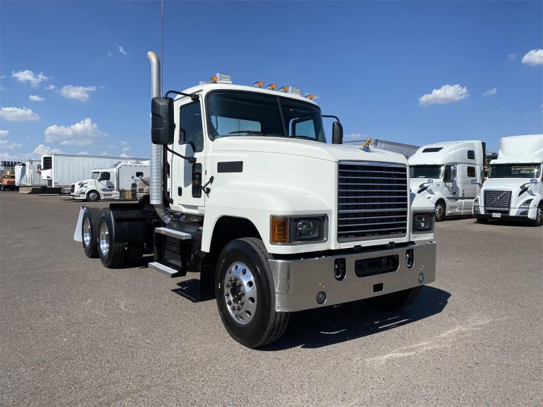 2019 MACK PINNACLE 64T - Vanguard Truck Centers