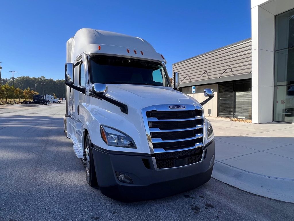 2020 FREIGHTLINER CASCADIA 126 Vanguard Truck Centers