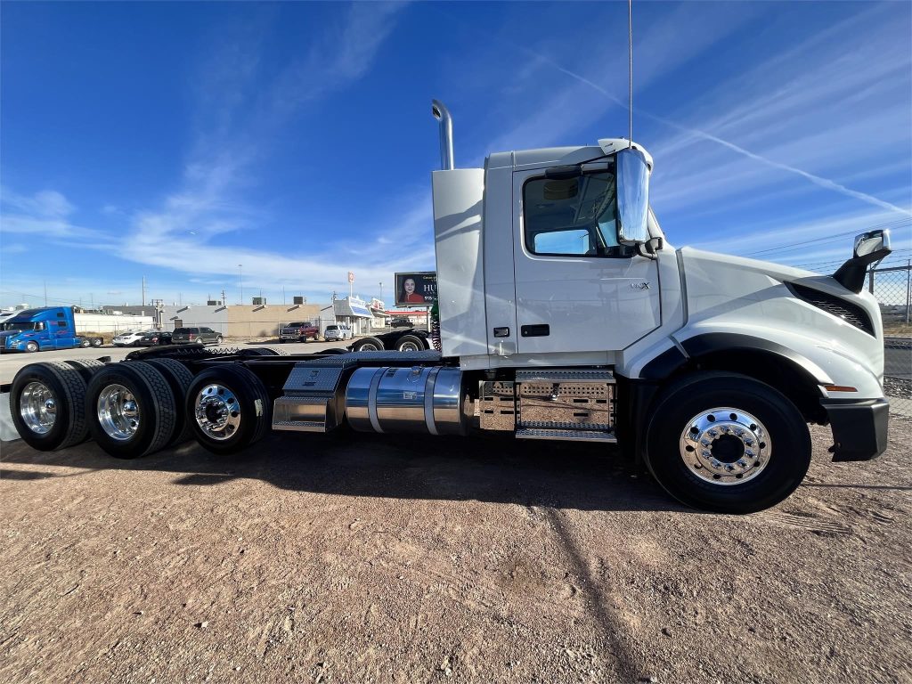 2023 Volvo Vnl84t300 - Vanguard Truck Centers