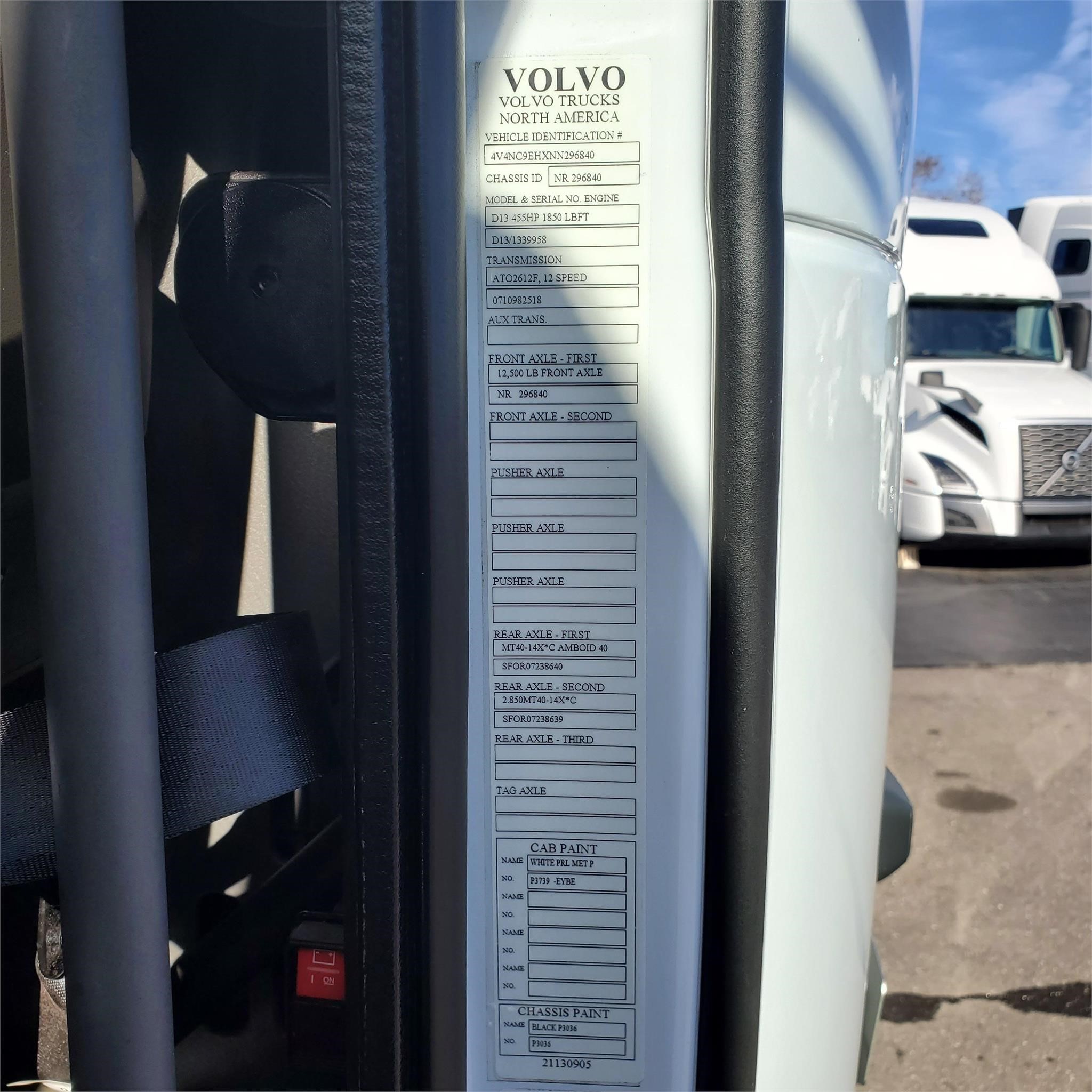 2022 VOLVO VNL64T860 - Vanguard Truck Centers