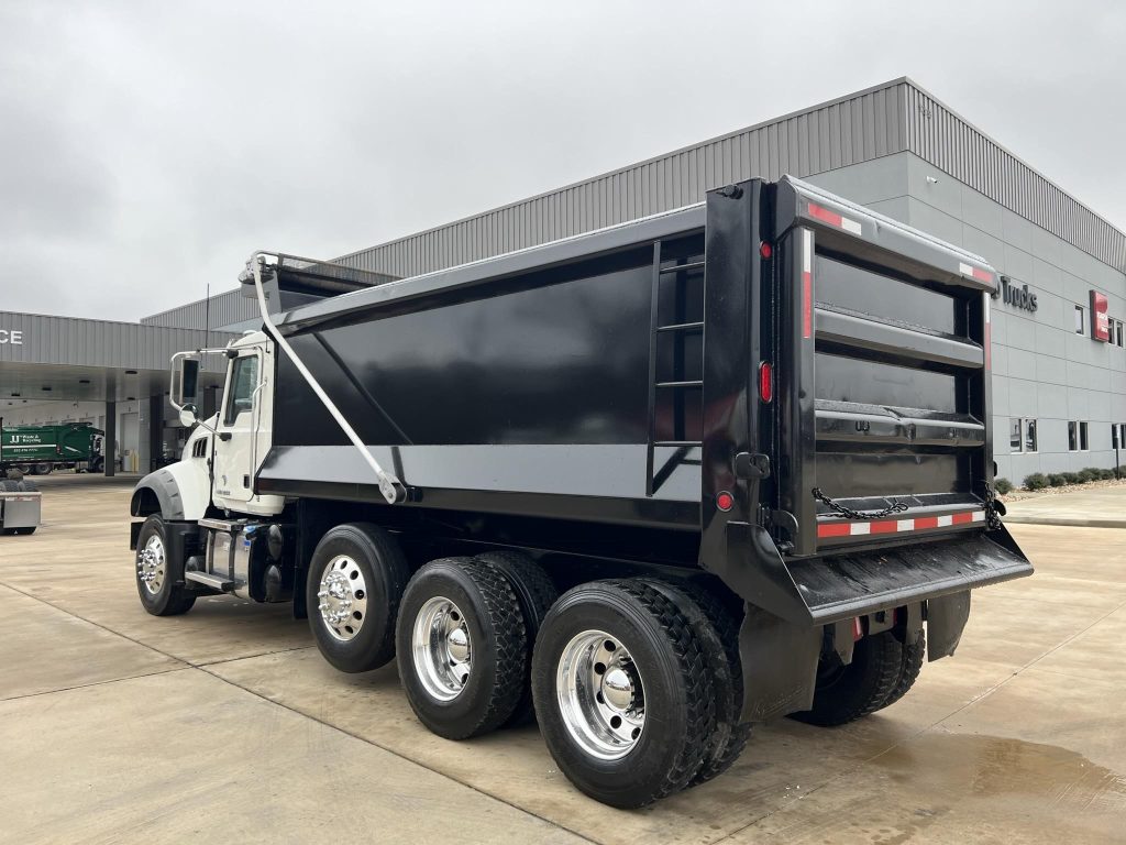 2018 MACK GRANITE 84FR - Vanguard Truck Centers