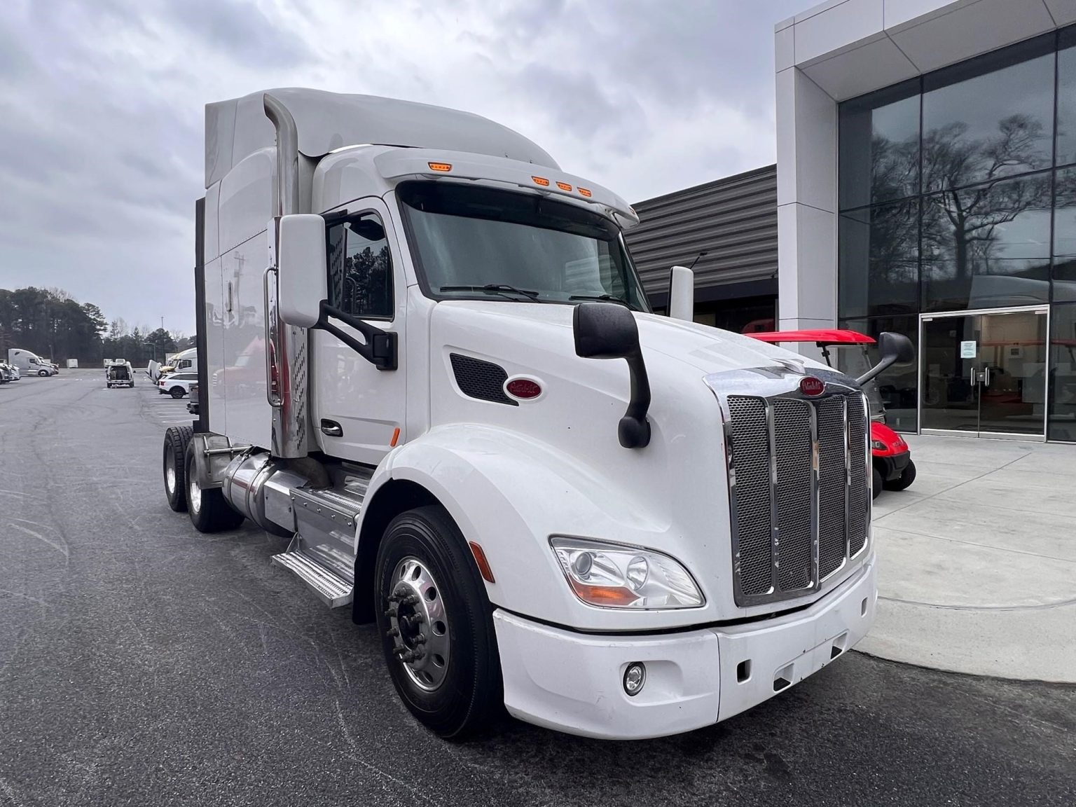 2016 PETERBILT 579 - Vanguard Truck Centers