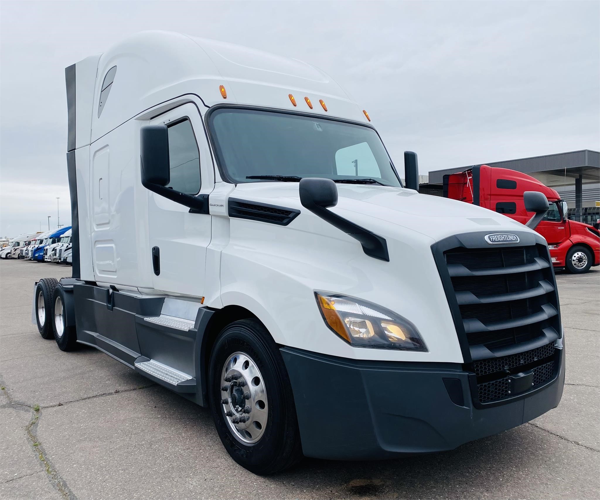 2019 FREIGHTLINER CASCADIA 126 - Vanguard Truck Centers