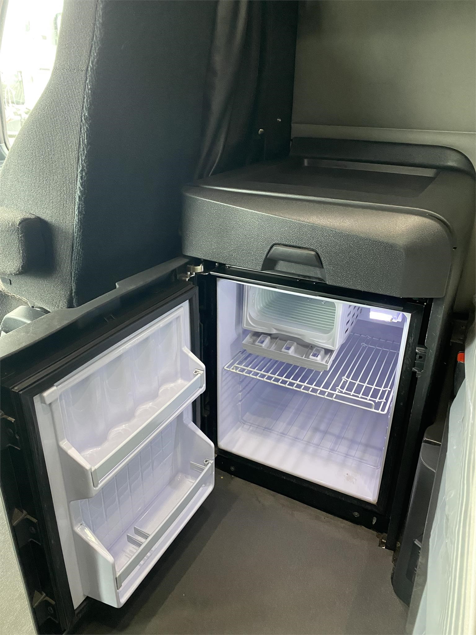 2017 freightliner cascadia fridge