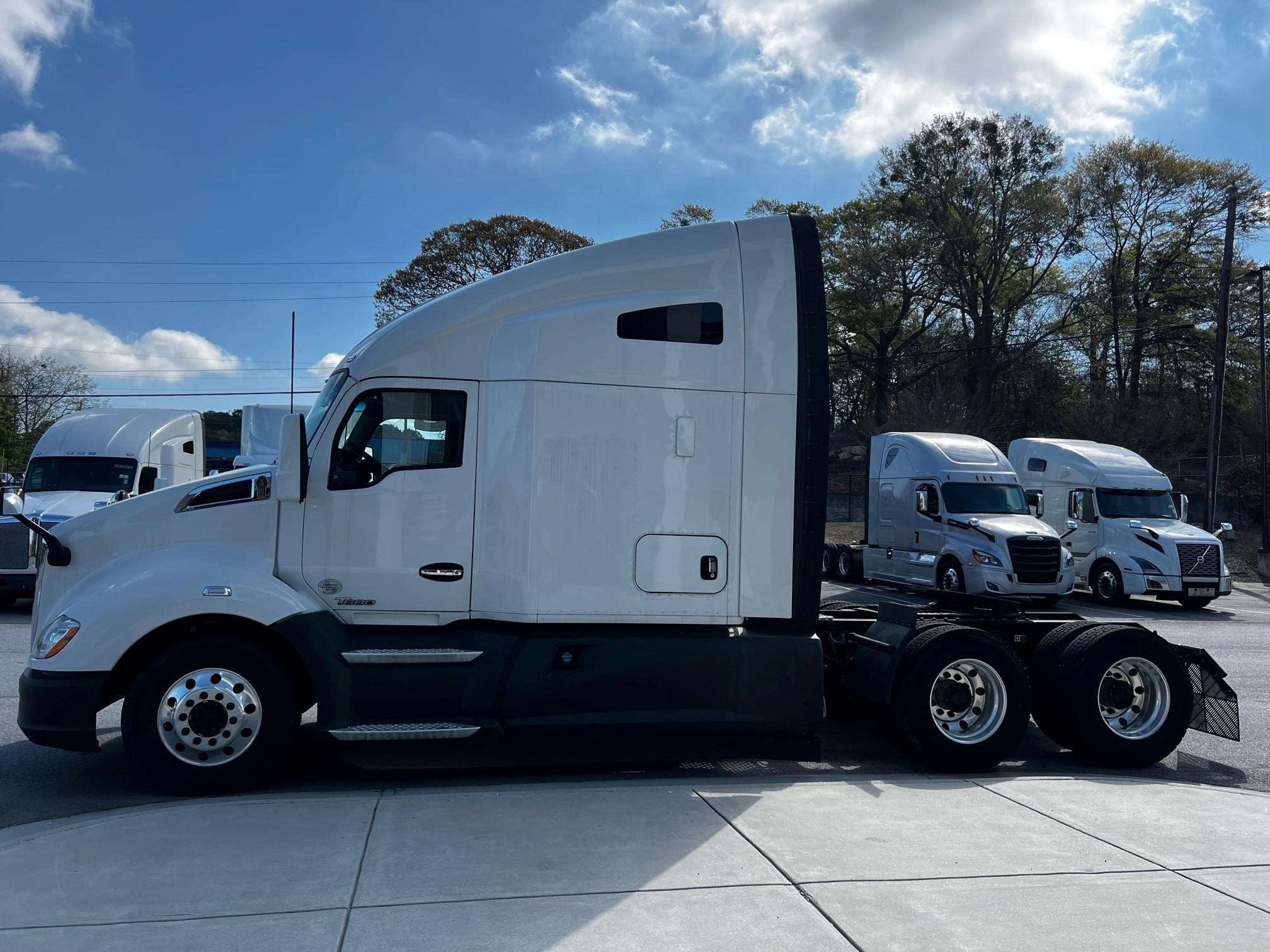 2019 KENWORTH T680 - Vanguard Truck Centers