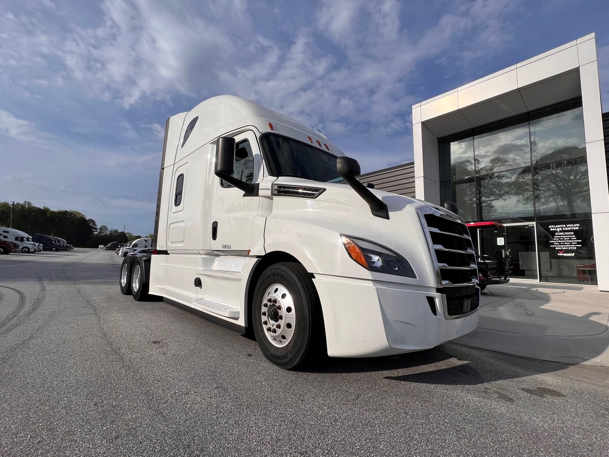 2019 FREIGHTLINER CASCADIA 126 - Vanguard Truck Centers