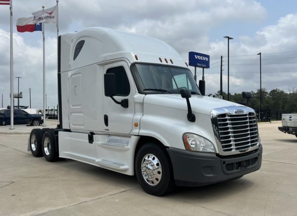 2018 FREIGHTLINER CASCADIA 125 - Vanguard Truck Centers