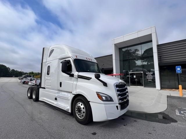 2019 FREIGHTLINER CASCADIA 126 - Vanguard Truck Centers