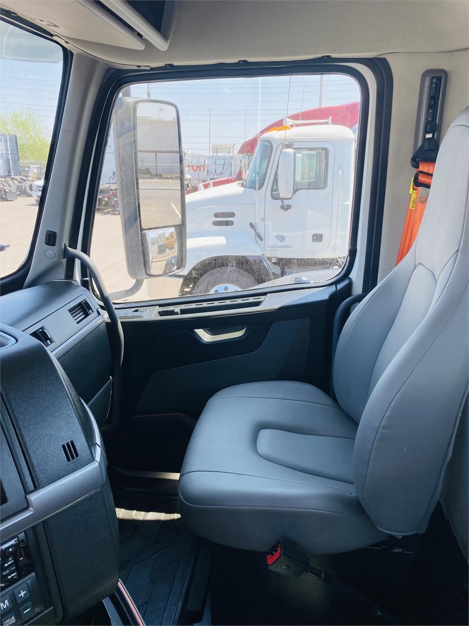 New 2021 Volvo FMX truck - INTERIOR 