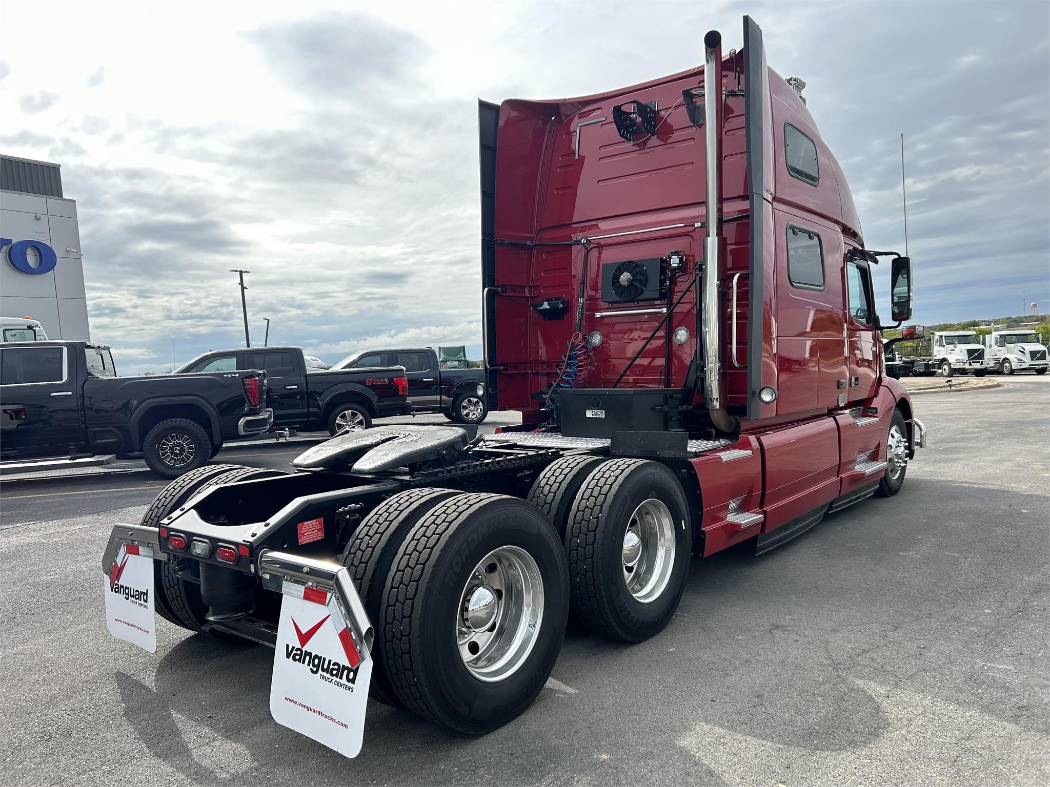 2019 VOLVO VNL64T860 - Vanguard Truck Centers