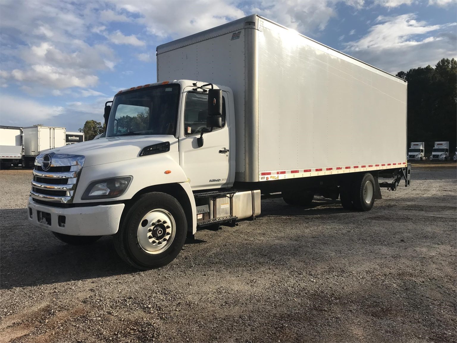 2016 HINO 268A - Vanguard Truck Centers