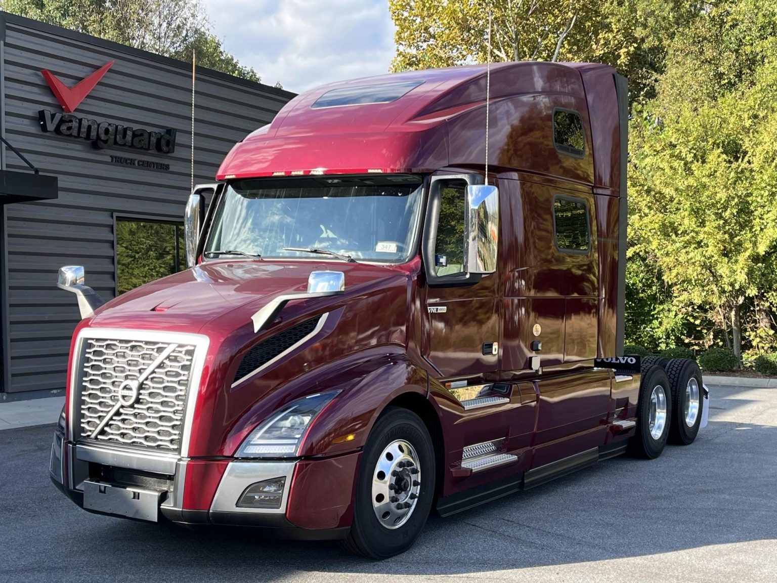 2024 VOLVO VNL64T860 Vanguard Truck Centers