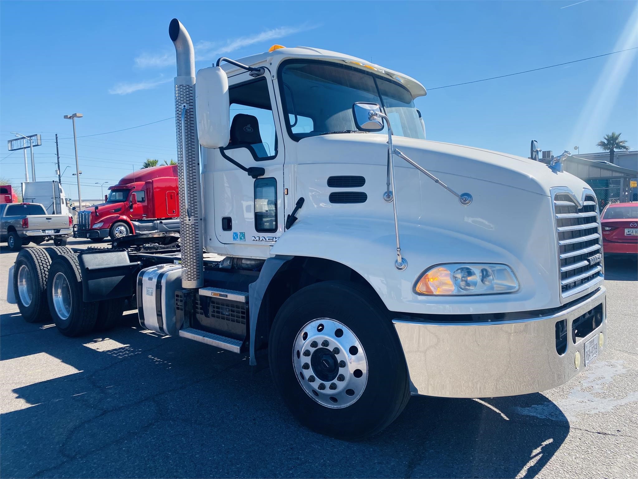 Used Day Cab Inventory - Vanguard Truck Centers