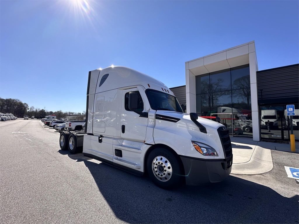 2022 FREIGHTLINER CASCADIA 126 - Vanguard Truck Centers