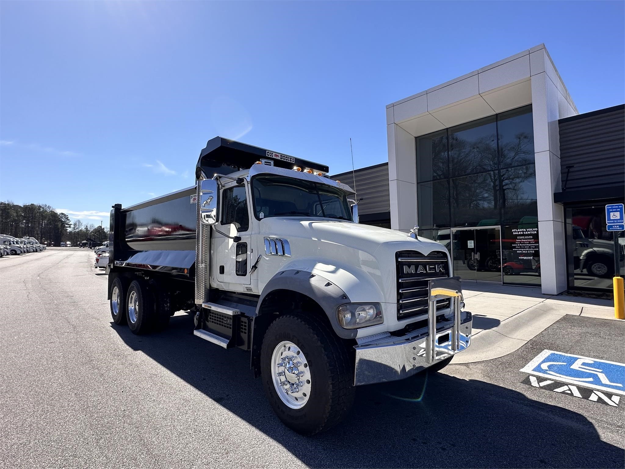 2019 MACK GRANITE 64FR - Vanguard Truck Centers