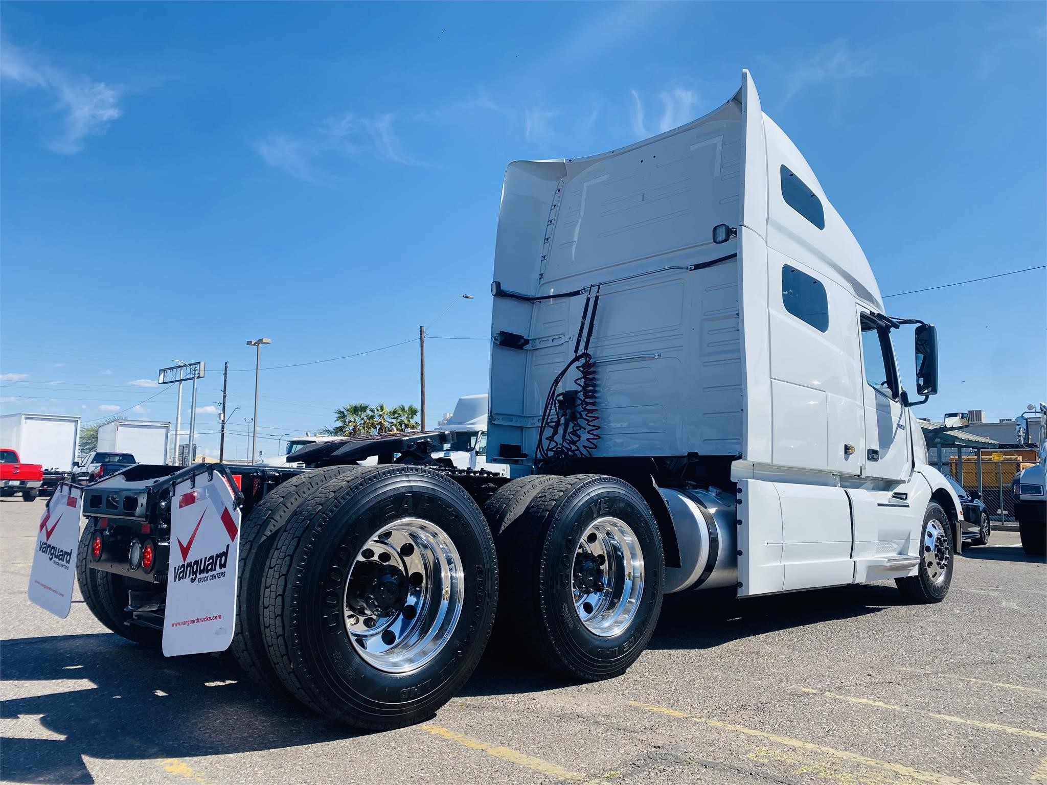 2019 VOLVO VNL64T760 - Vanguard Truck Centers