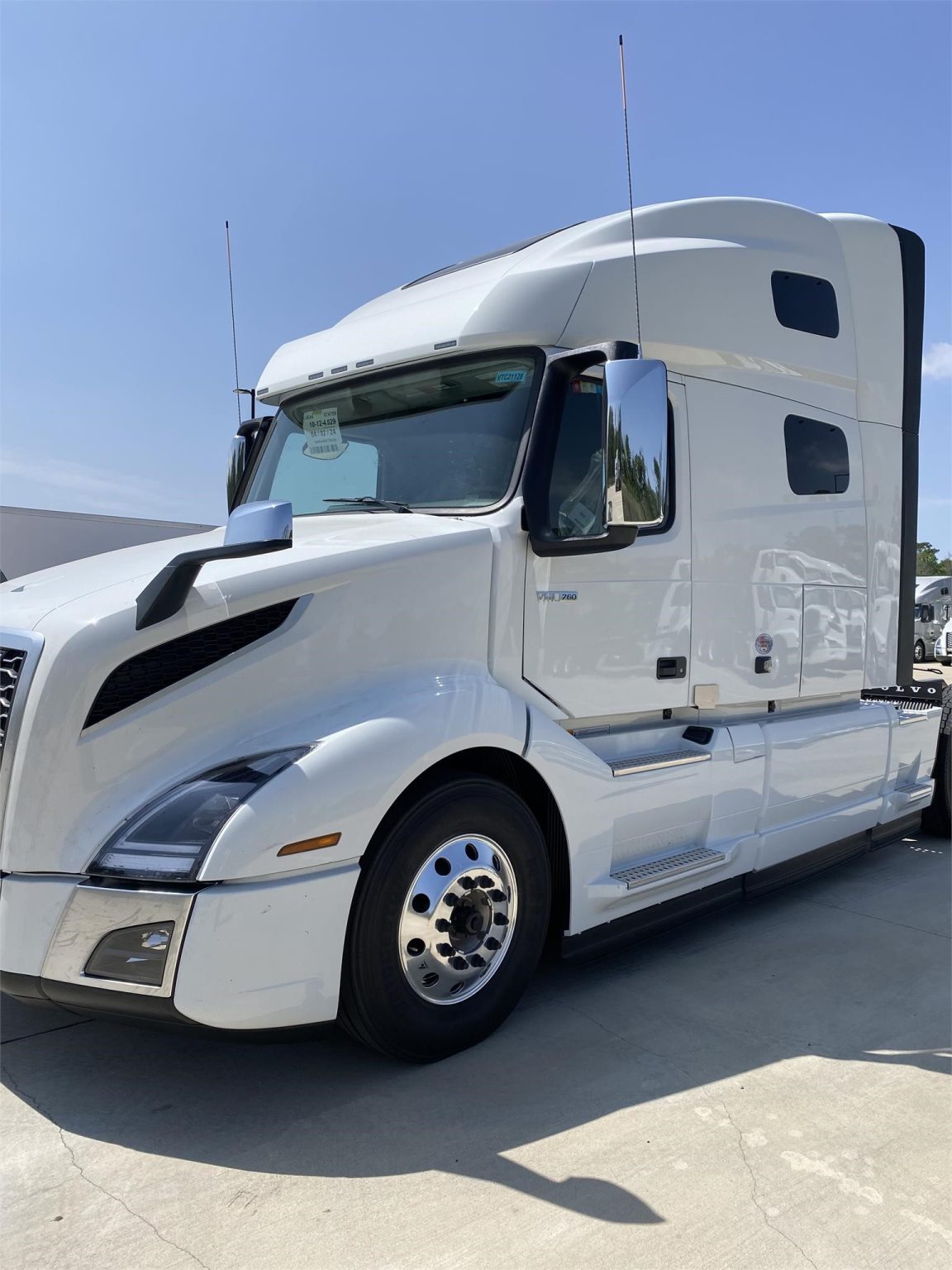 2025 VOLVO VNL64T760 Vanguard Truck Centers