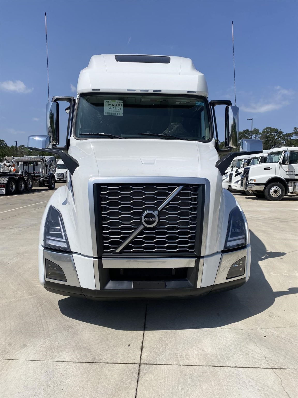 2025 VOLVO VNL64T760 Vanguard Truck Centers