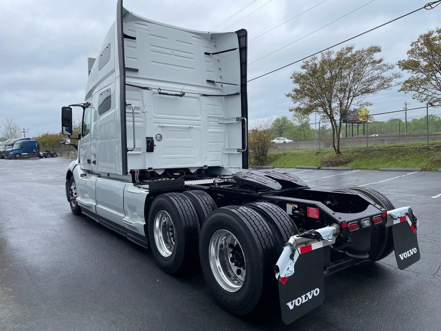 2025 VOLVO VNL64T760 Vanguard Truck Centers