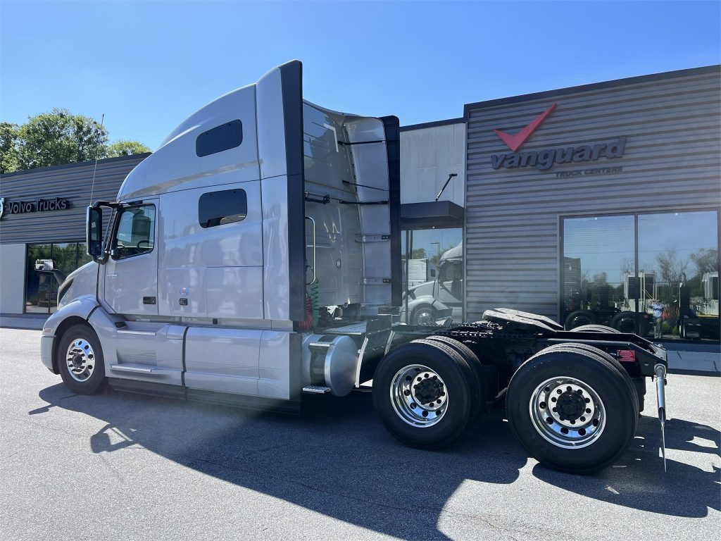 2025 VOLVO VNL64T760 Vanguard Truck Centers