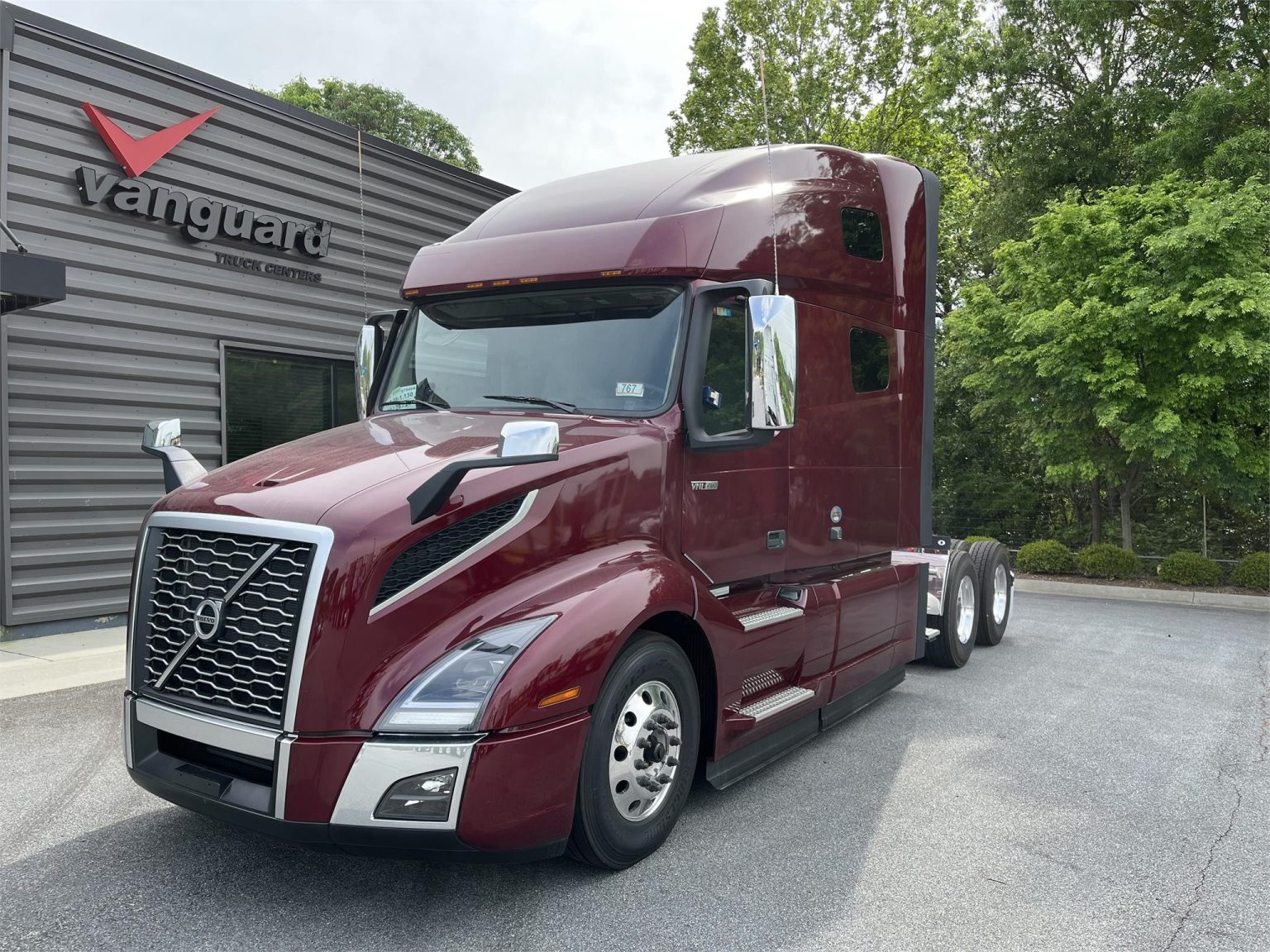 2025 VOLVO VNL64T760 Vanguard Truck Centers