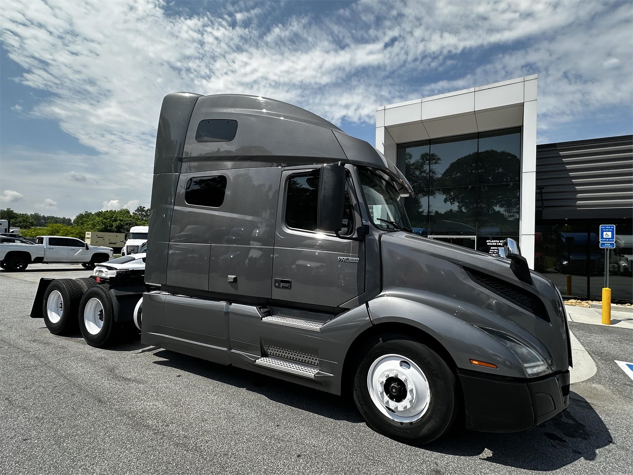 2019 VOLVO VNL64T760 - Vanguard Truck Centers