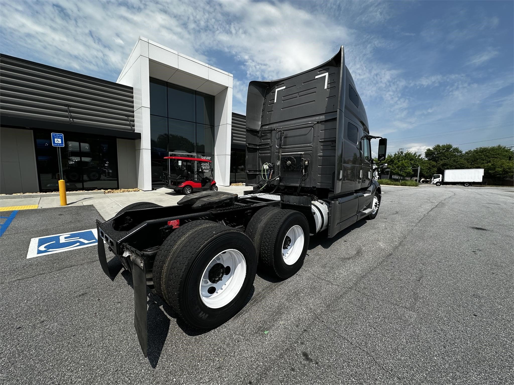 2019 VOLVO VNL64T760 - Vanguard Truck Centers