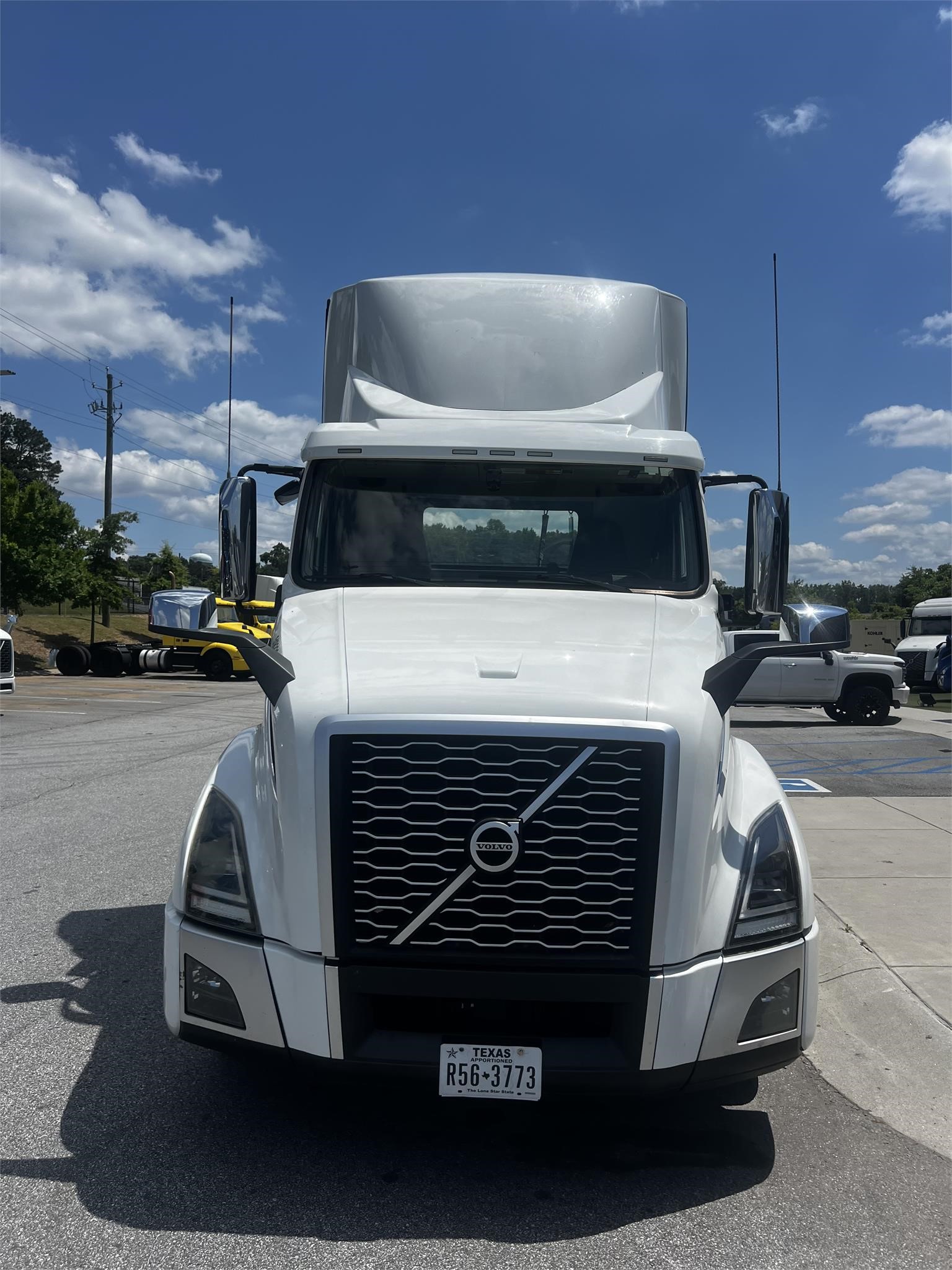 2018 VOLVO VNL64T300 - image 6 of 6