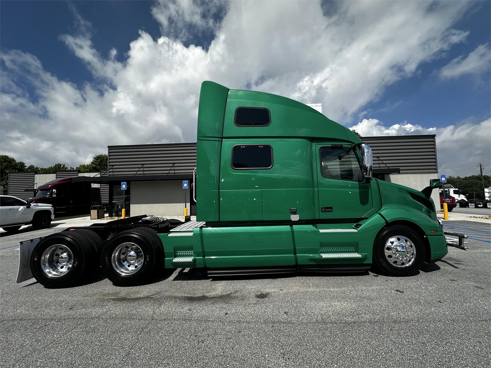 2021 Volvo Vnl64t860 - Vanguard Truck Centers