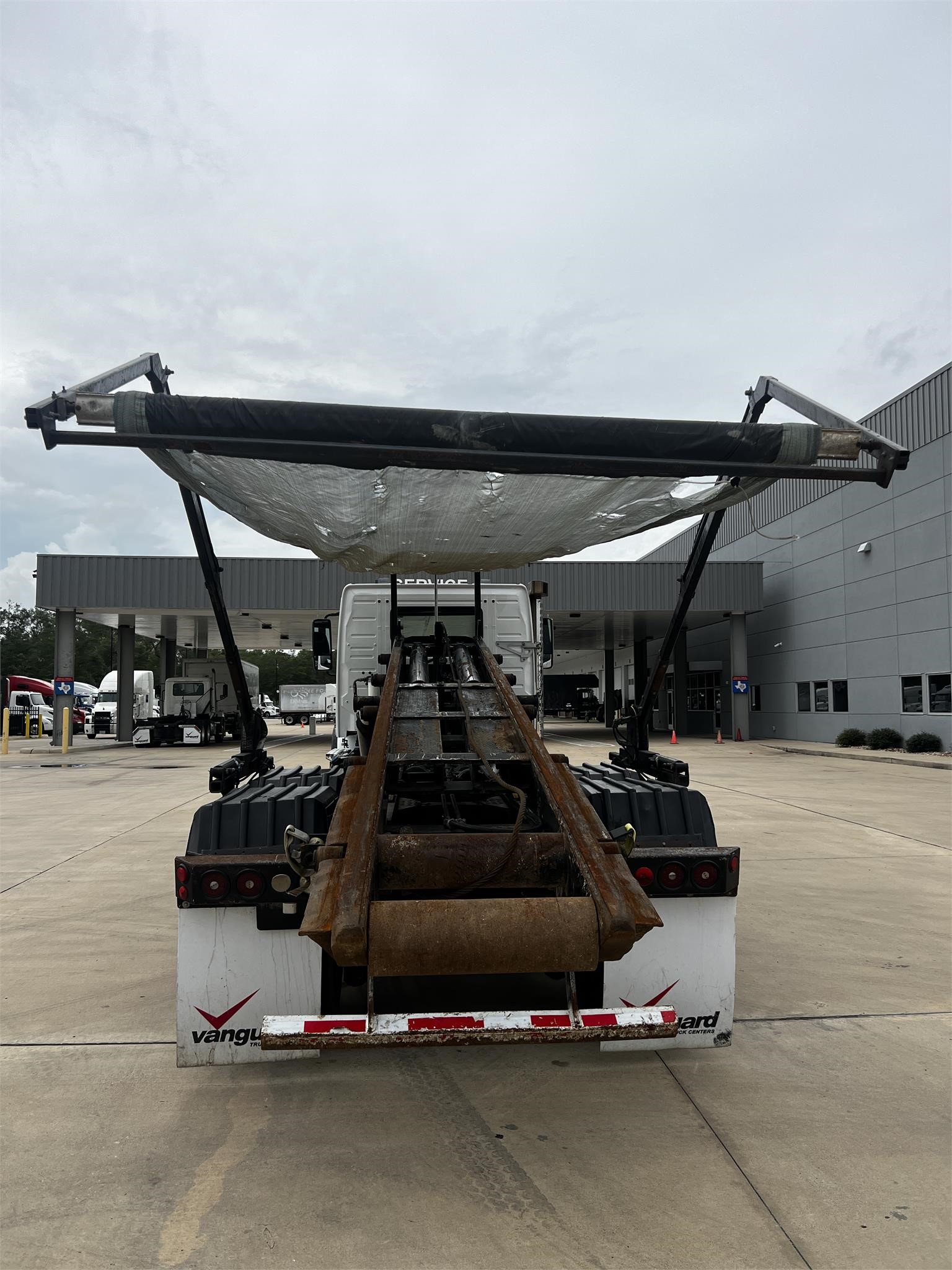 2019 VOLVO VHD64B200 - image 6 of 6