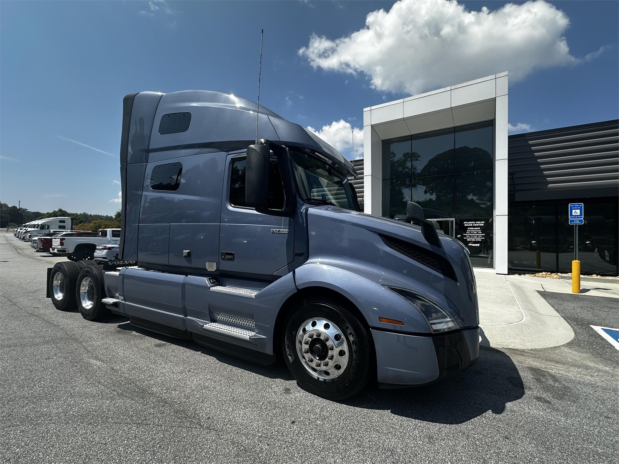 2021 VOLVO VNL64T760 - image 1 of 6