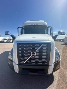 2025 VOLVO VNL64T860 9017022921