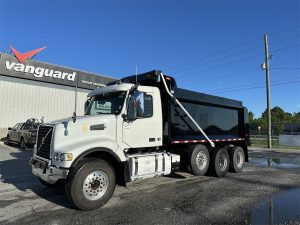 2020 VOLVO VHD84F300 9017095862