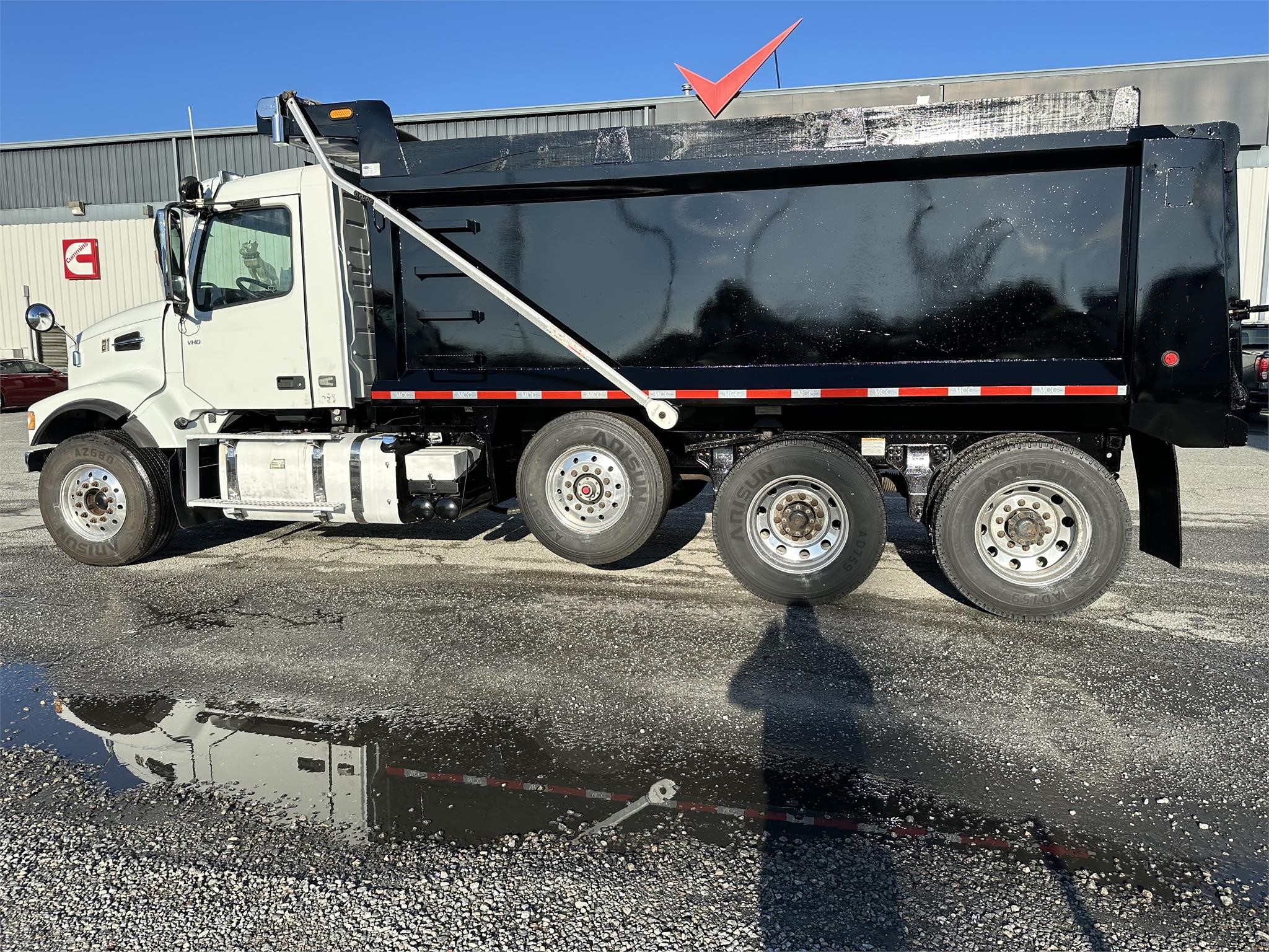 2020 VOLVO VHD84F300 - image 6 of 6