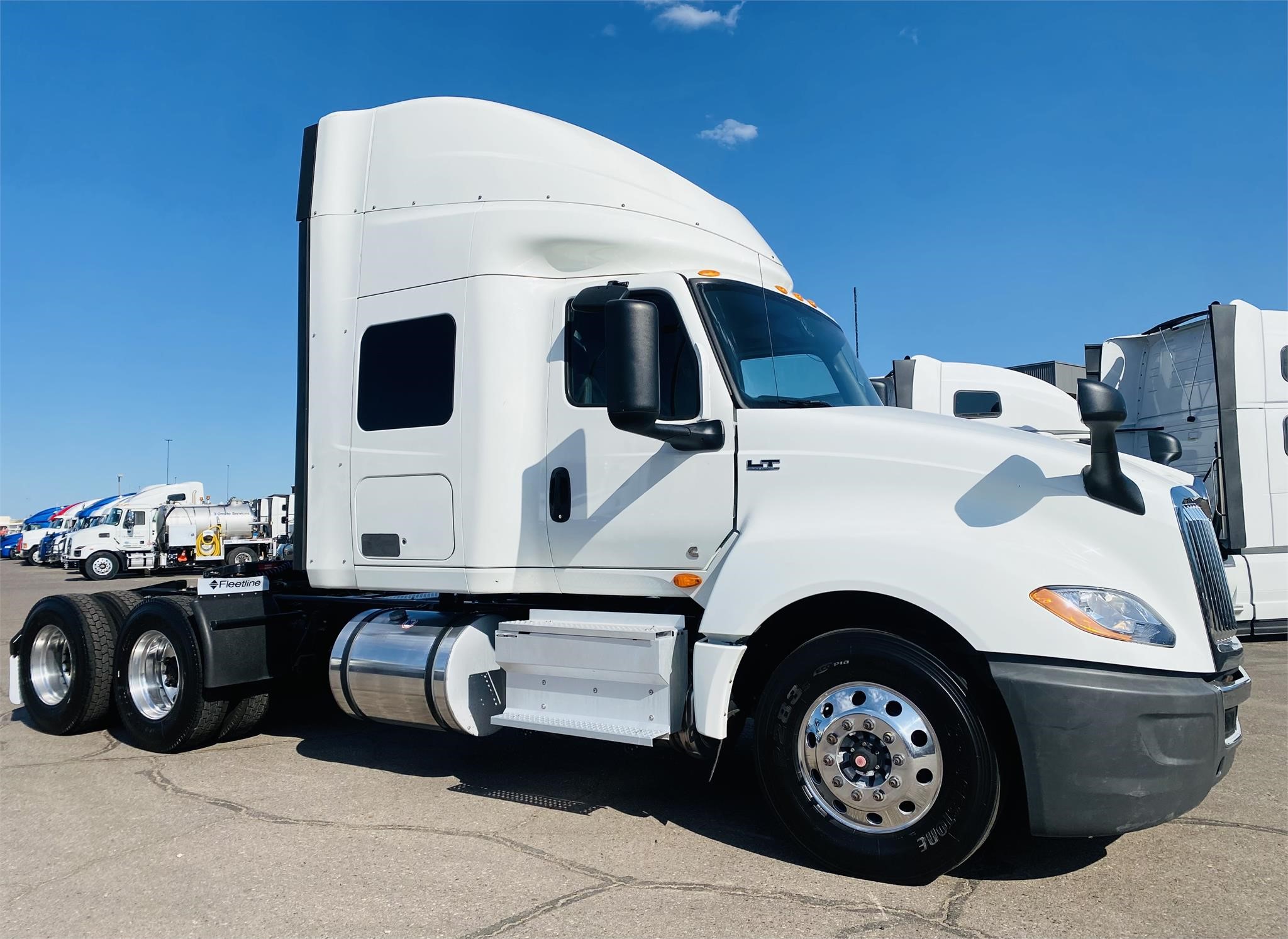 2019 INTERNATIONAL LT - image 4 of 6