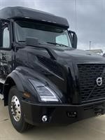 2024 VOLVO VNL64T740 - image 3 of 6