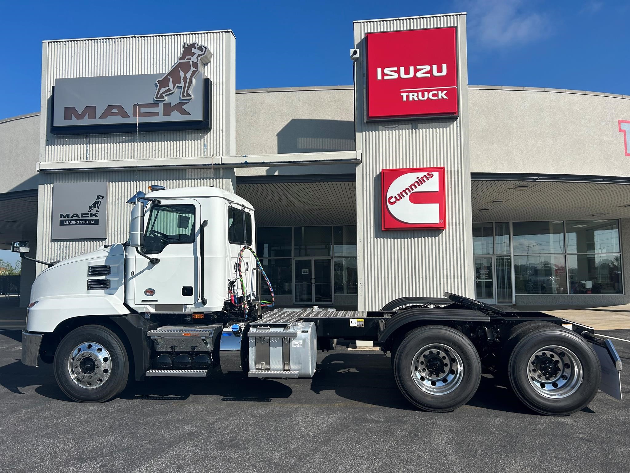 2025 MACK ANTHEM 64T - image 1 of 6