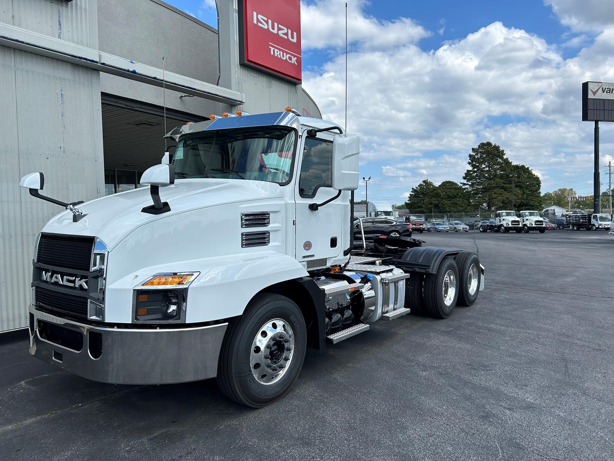 2025 MACK ANTHEM 64T - image 3 of 6