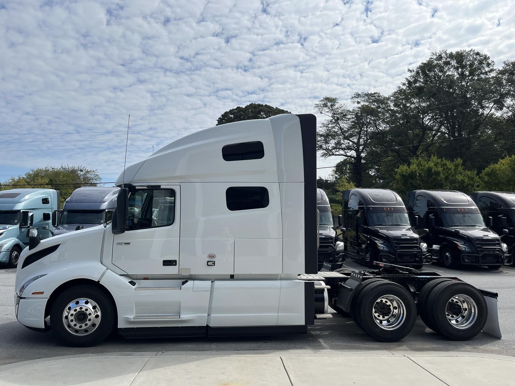 2025 VOLVO VNL64T760 - image 6 of 6