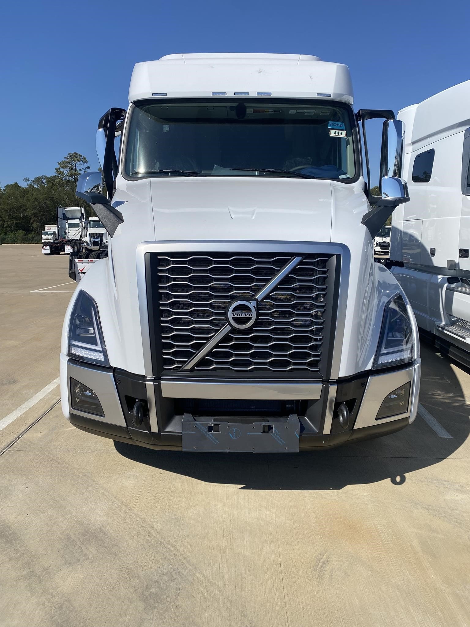 2025 VOLVO VNL64T740 - image 2 of 6