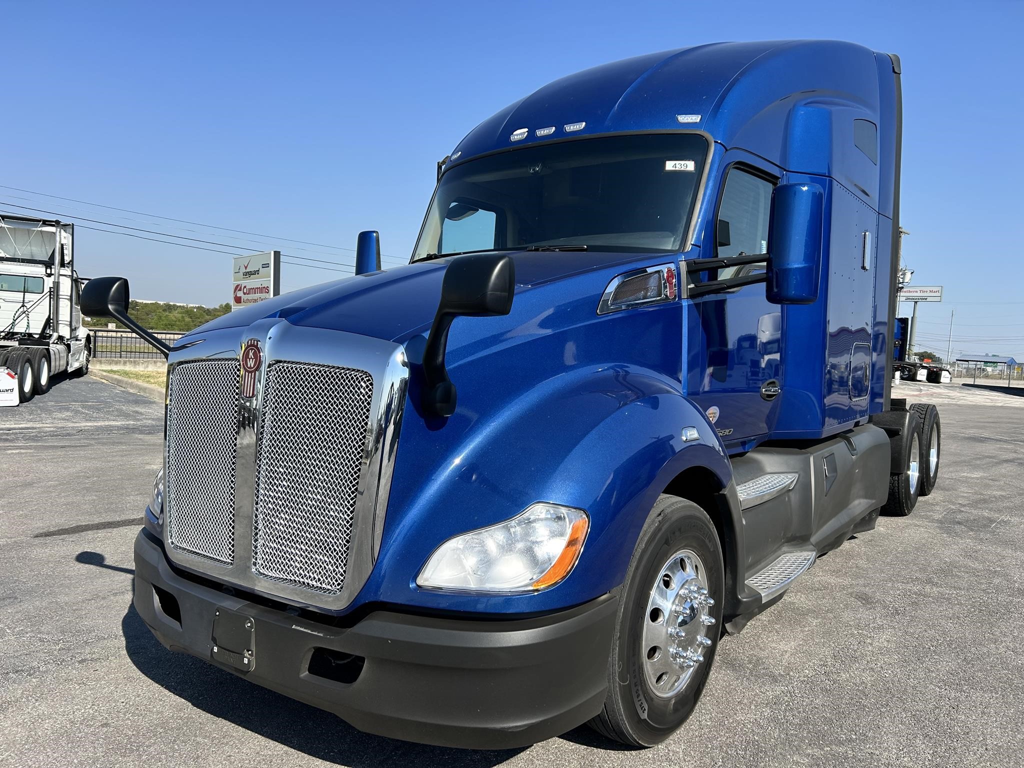 2021 KENWORTH T680 - image 1 of 6