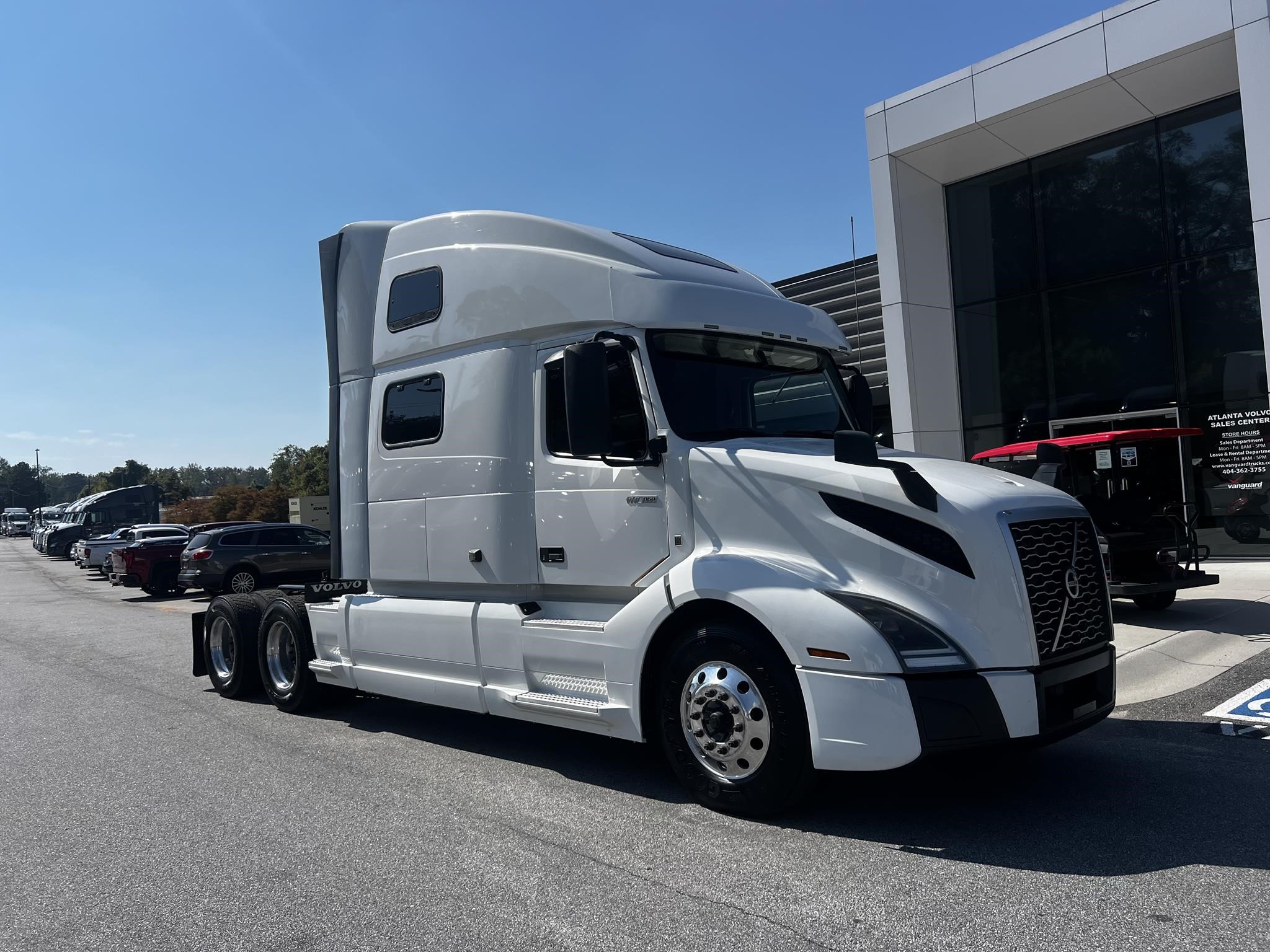 2022 VOLVO VNL64T860 - image 1 of 6