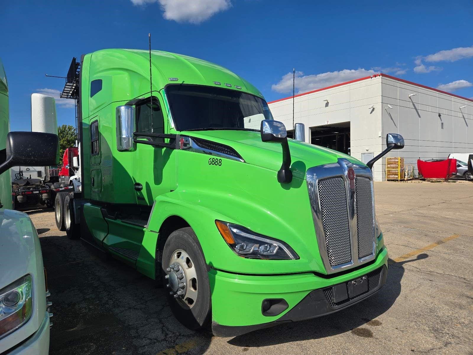 2023 KENWORTH T680 - image 1 of 6