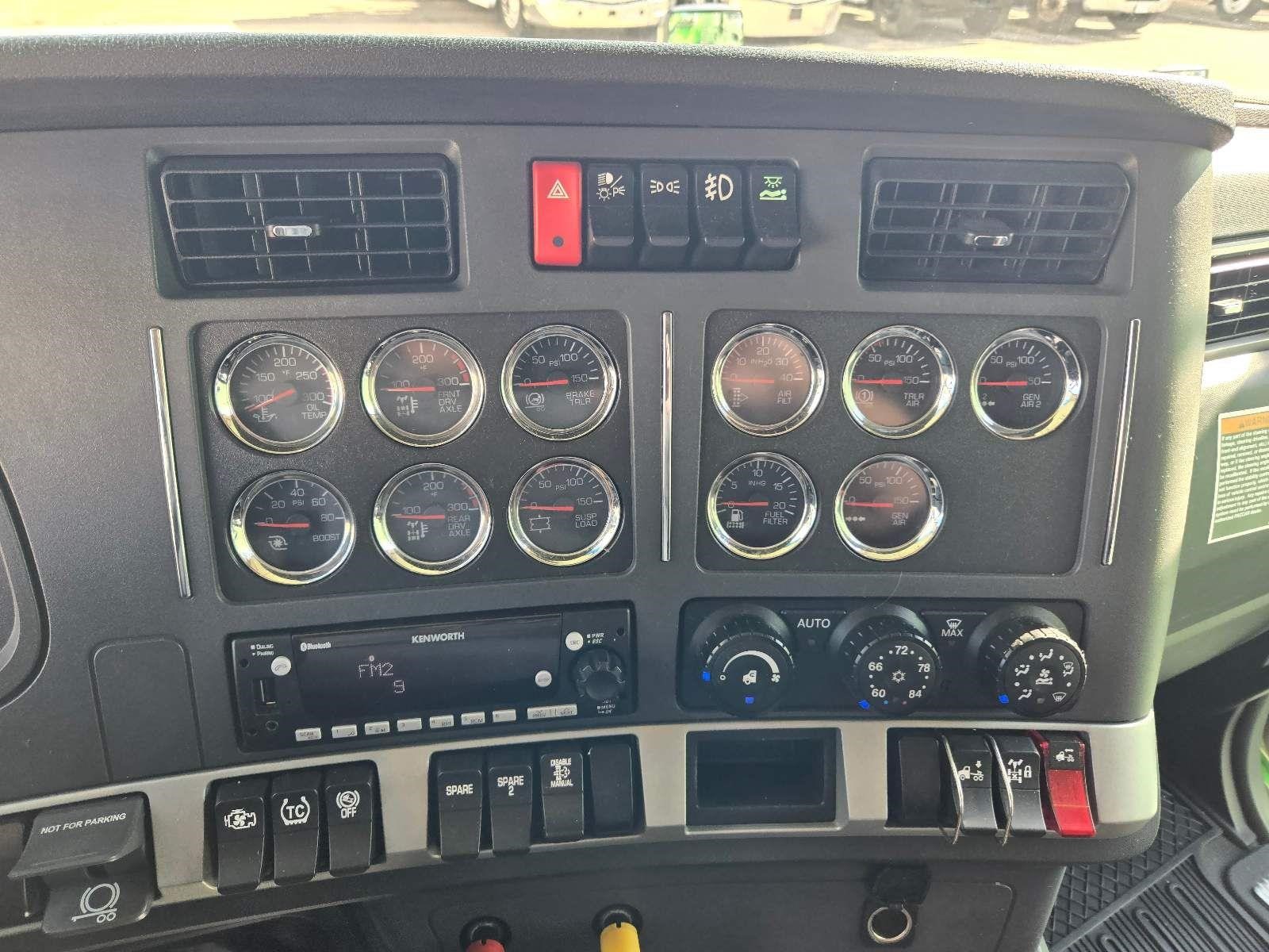 2023 KENWORTH T680 - image 3 of 6