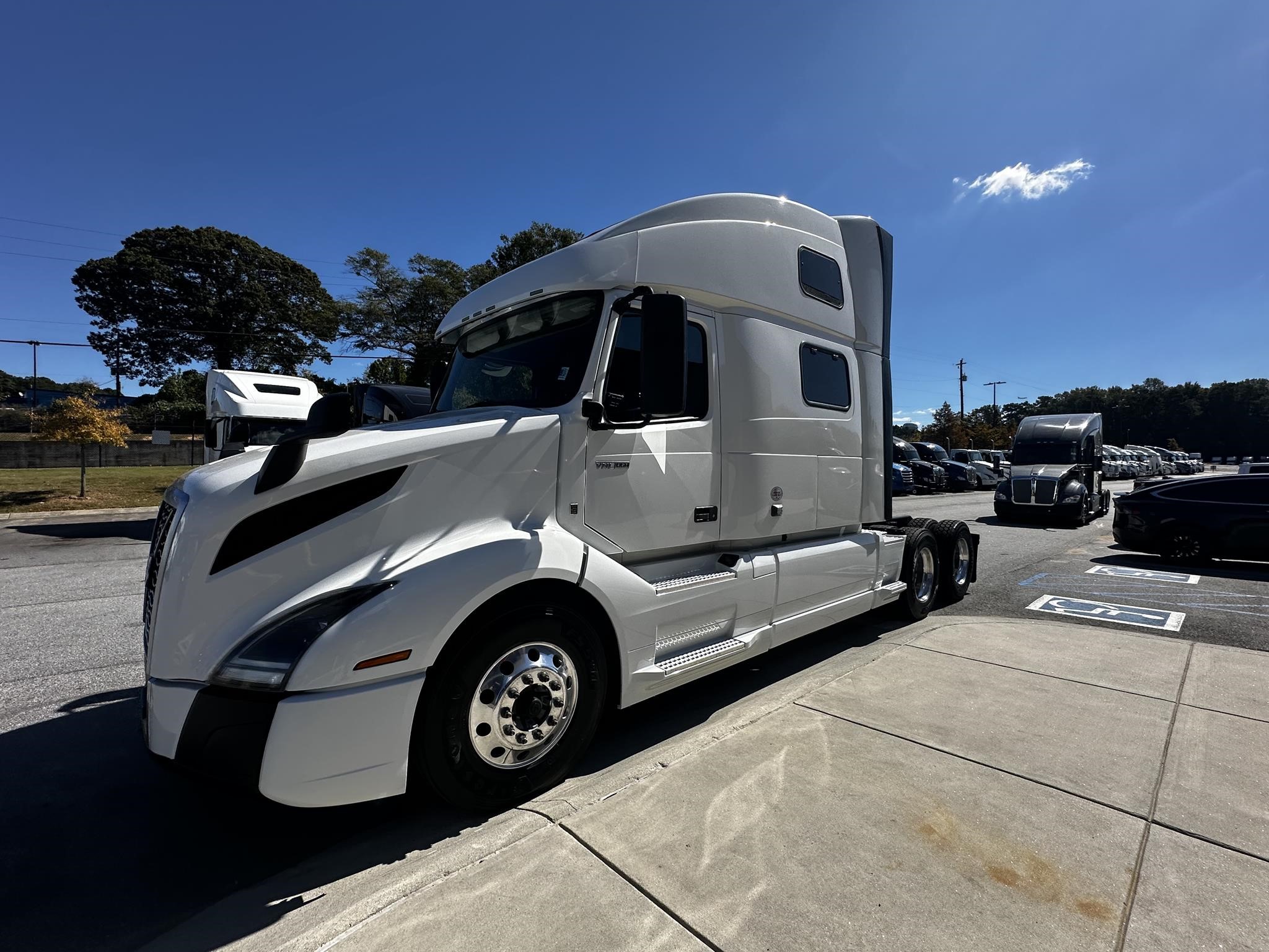 2022 VOLVO VNL64T860 - image 6 of 6