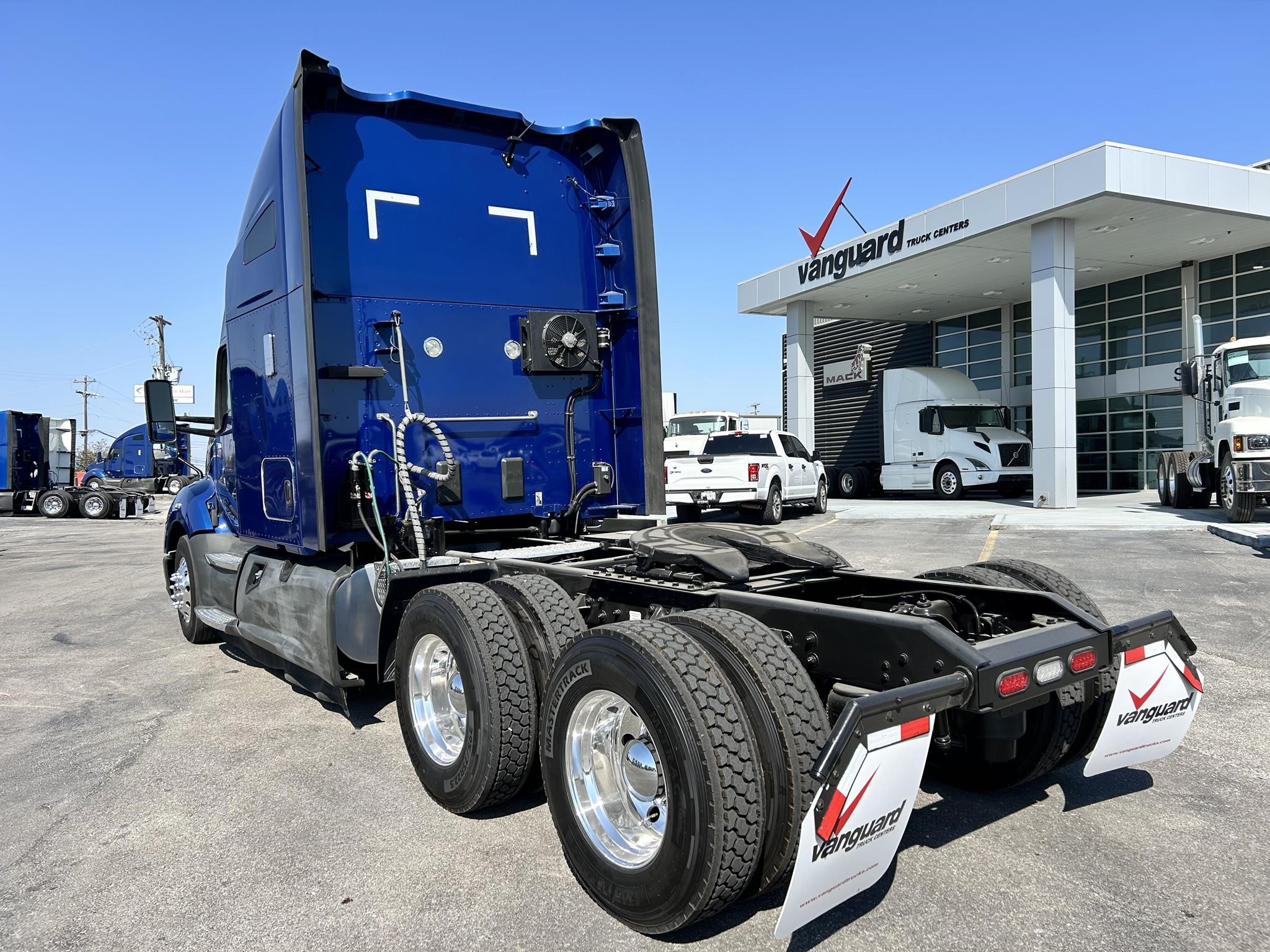 2021 KENWORTH T680 - image 3 of 6