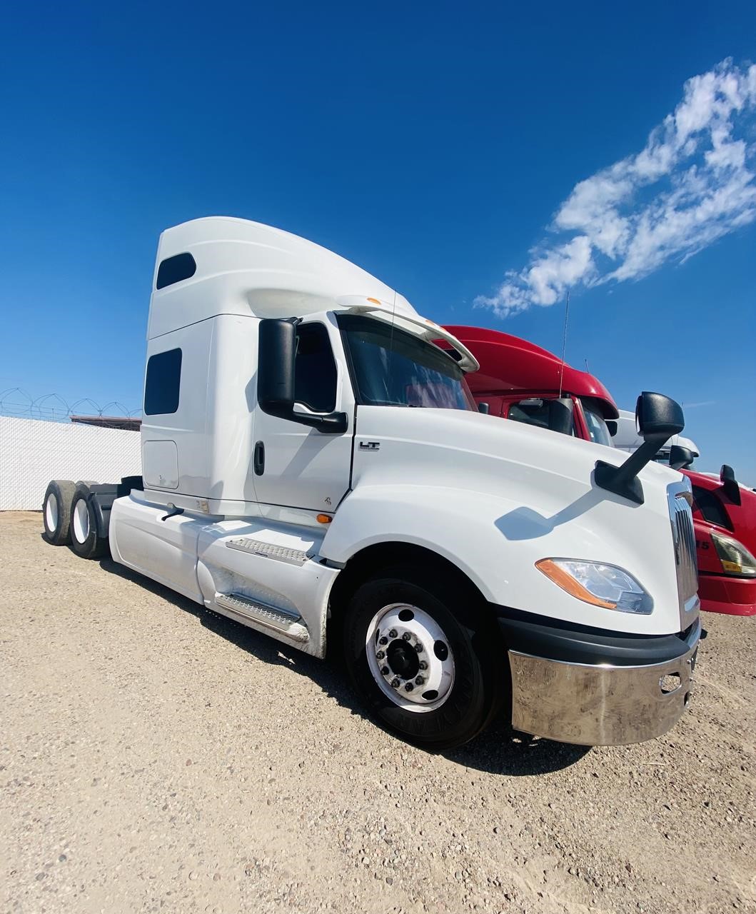 2019 INTERNATIONAL LT - image 1 of 6