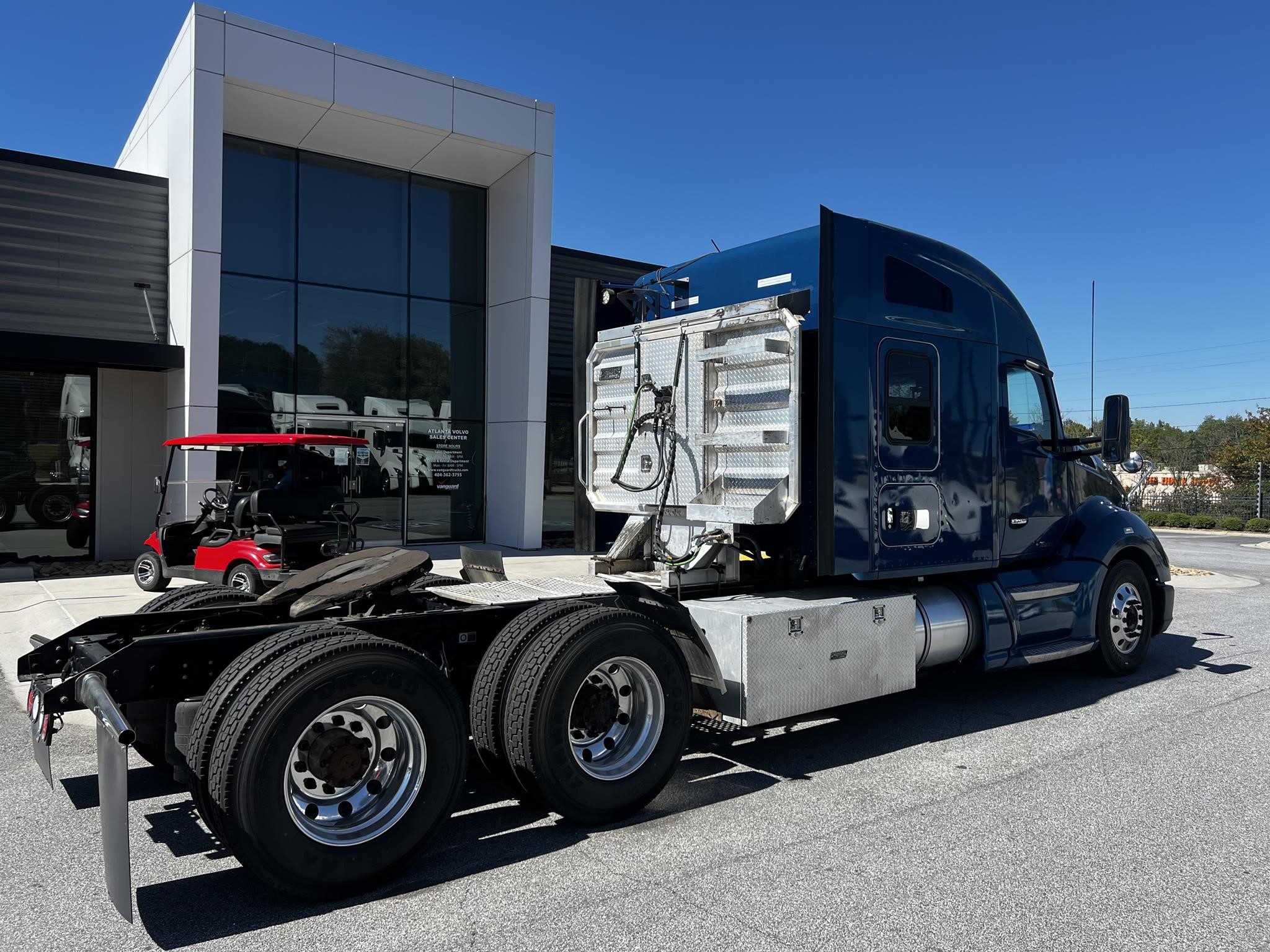 2020 KENWORTH T680 - image 3 of 6