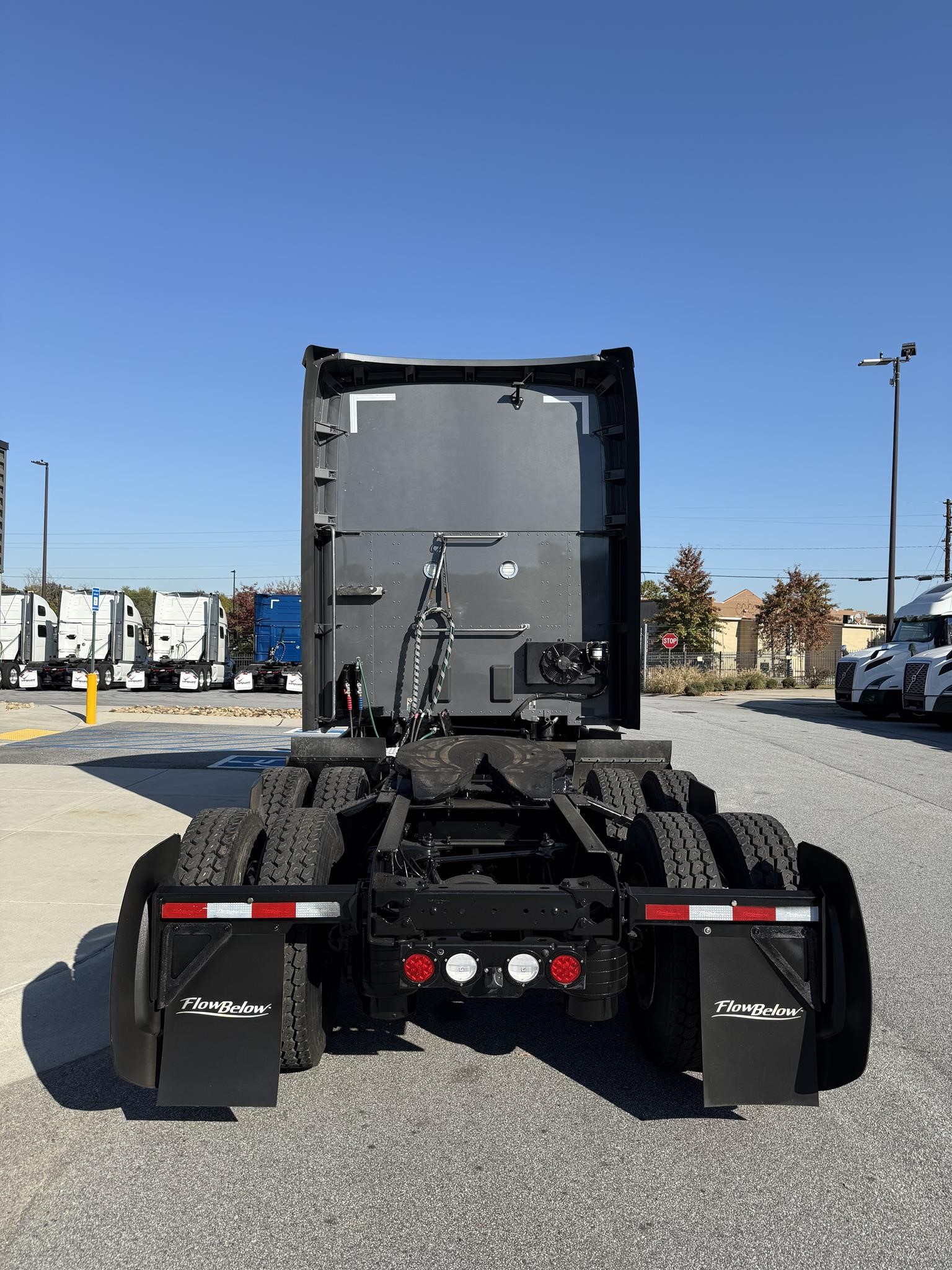 2021 KENWORTH T680 - image 3 of 6