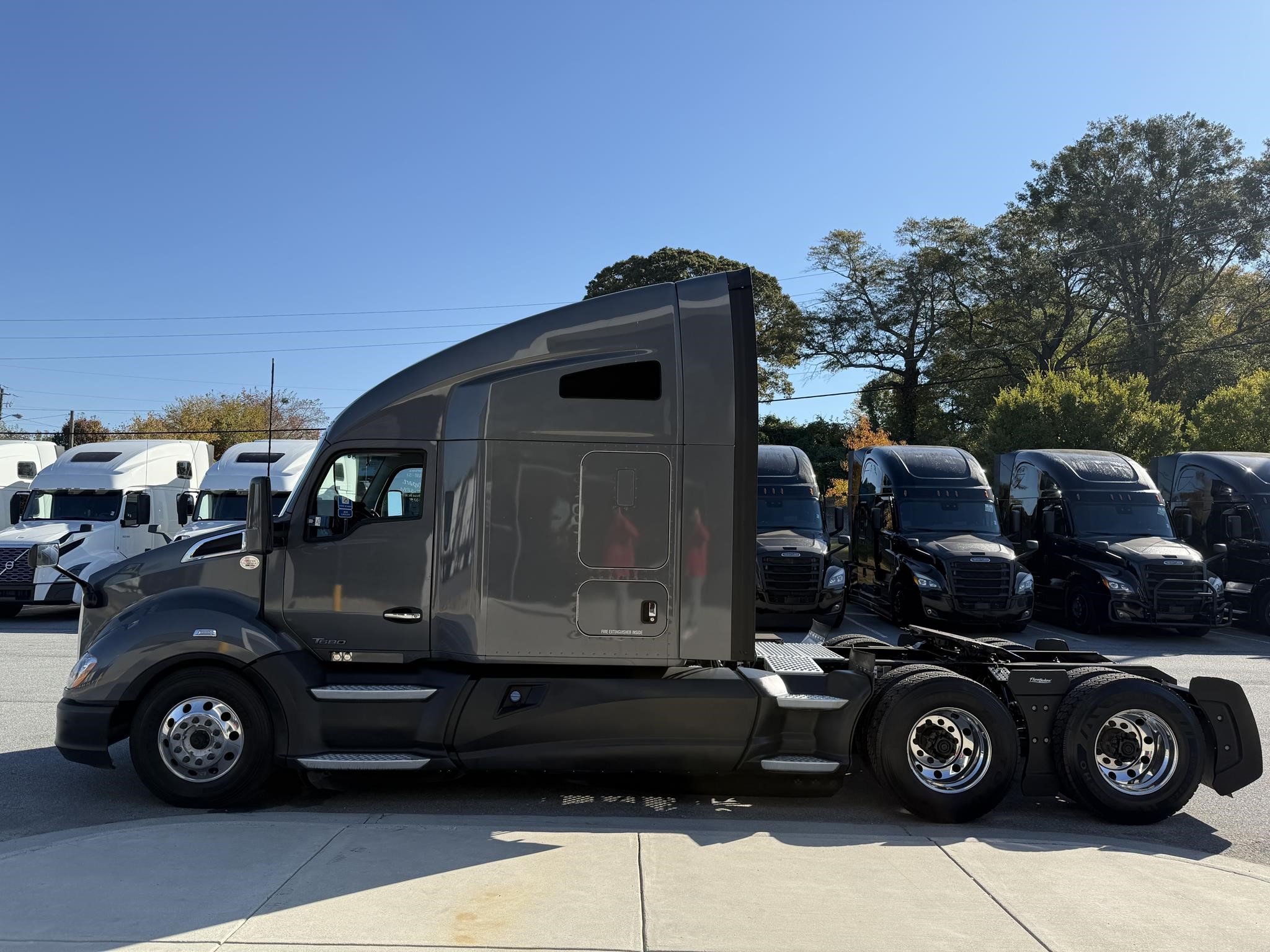 2021 KENWORTH T680 - image 5 of 6